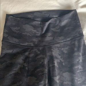 Fabletics high waisted printed 7/8 leggings.